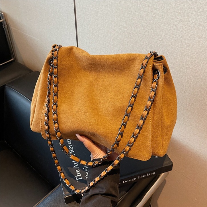 Bolsa de cadena de alta sensación, bolso de brazo universal para mujeres 2025, otoño y invierno, nueva moda popular, bolso de hombro de viaje casual