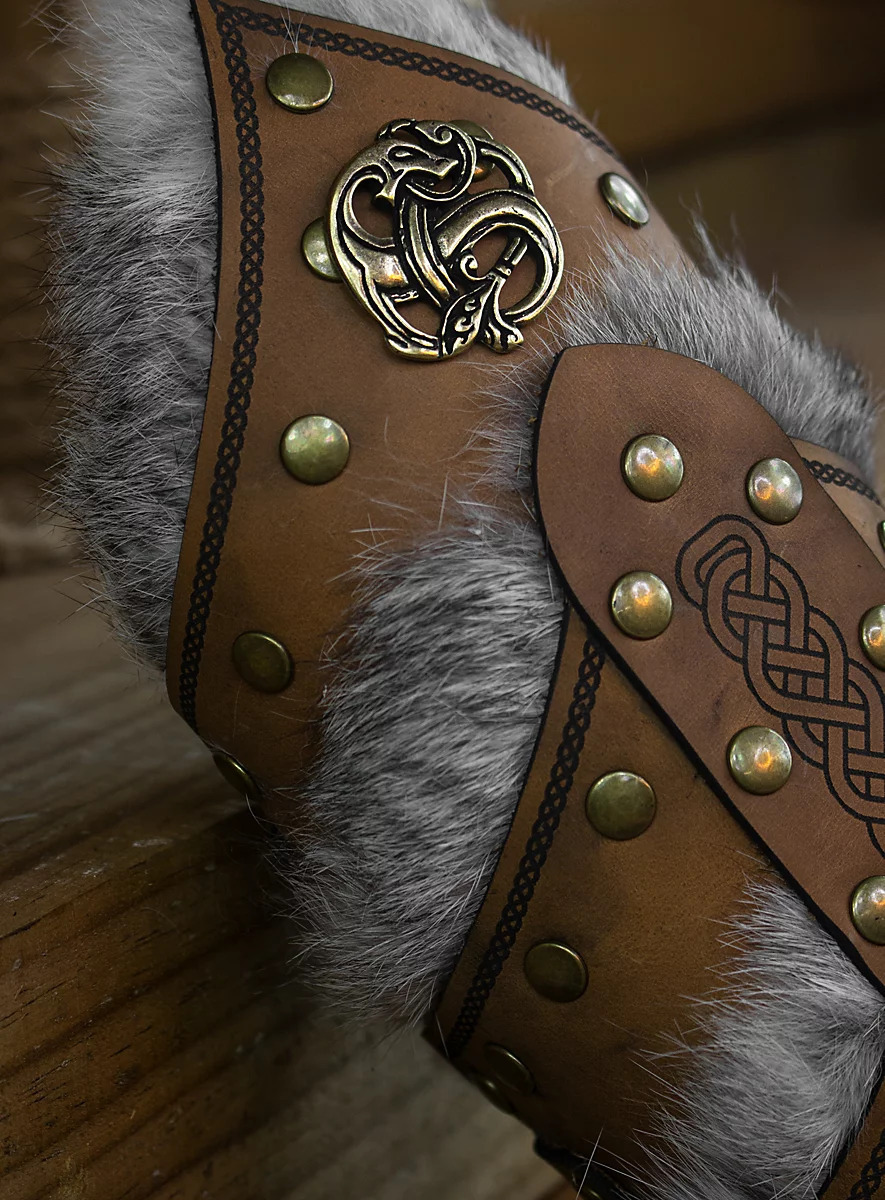 leather-bracers-with-fur-heimd