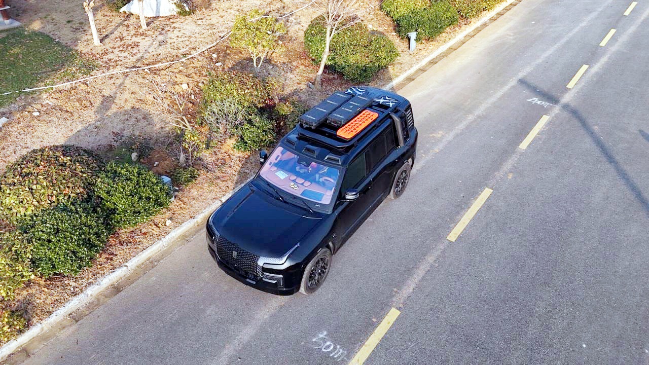 Looking up U8 roof rack roof frame ladder schoolbag side account equipment box mountain step curve roof platform travel ladder