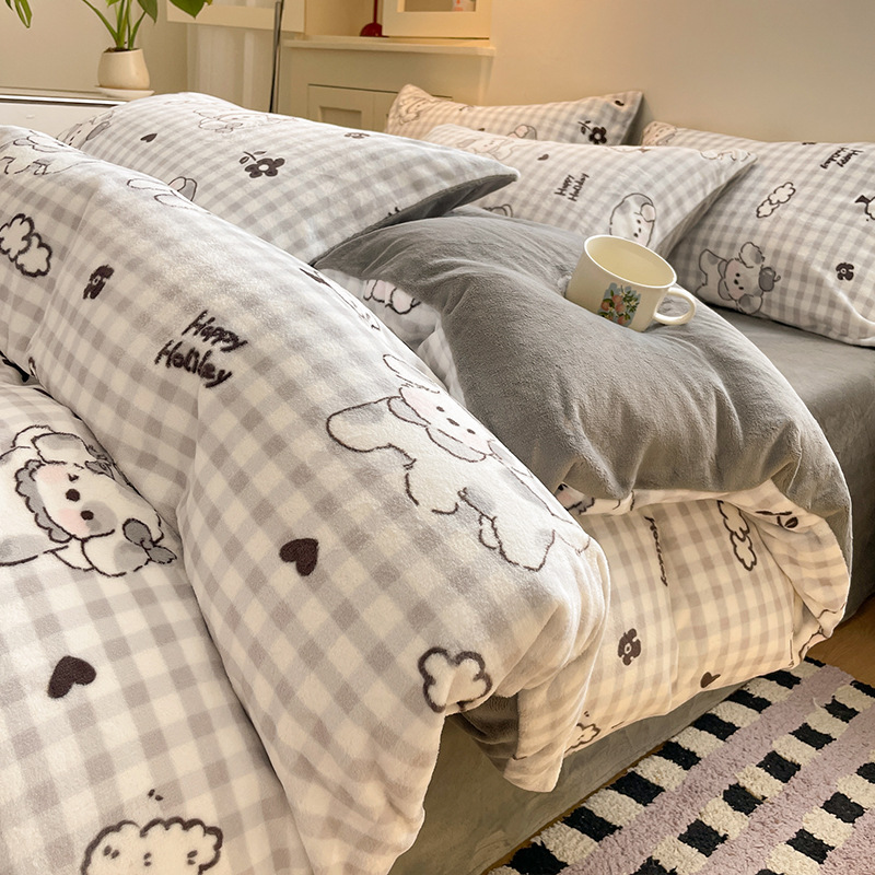 Invierno leche de seda gruesa cama de cuatro piezas pequeña seda de coral fresca gruesa sábanas cálidas cubierta de colcha de tres piezas 3