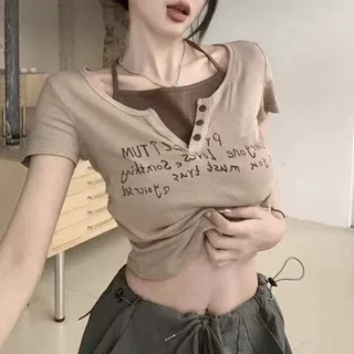 【分销】美式复古挂脖V领假两件夏季新款辣妹字母印花短袖上衣女