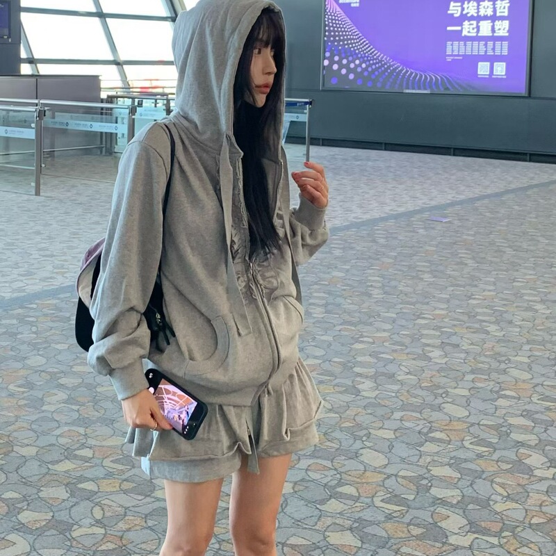 Korean ins autumn and winter influencer airport style casual loose gray hooded cardigan sweatshirt + shorts set