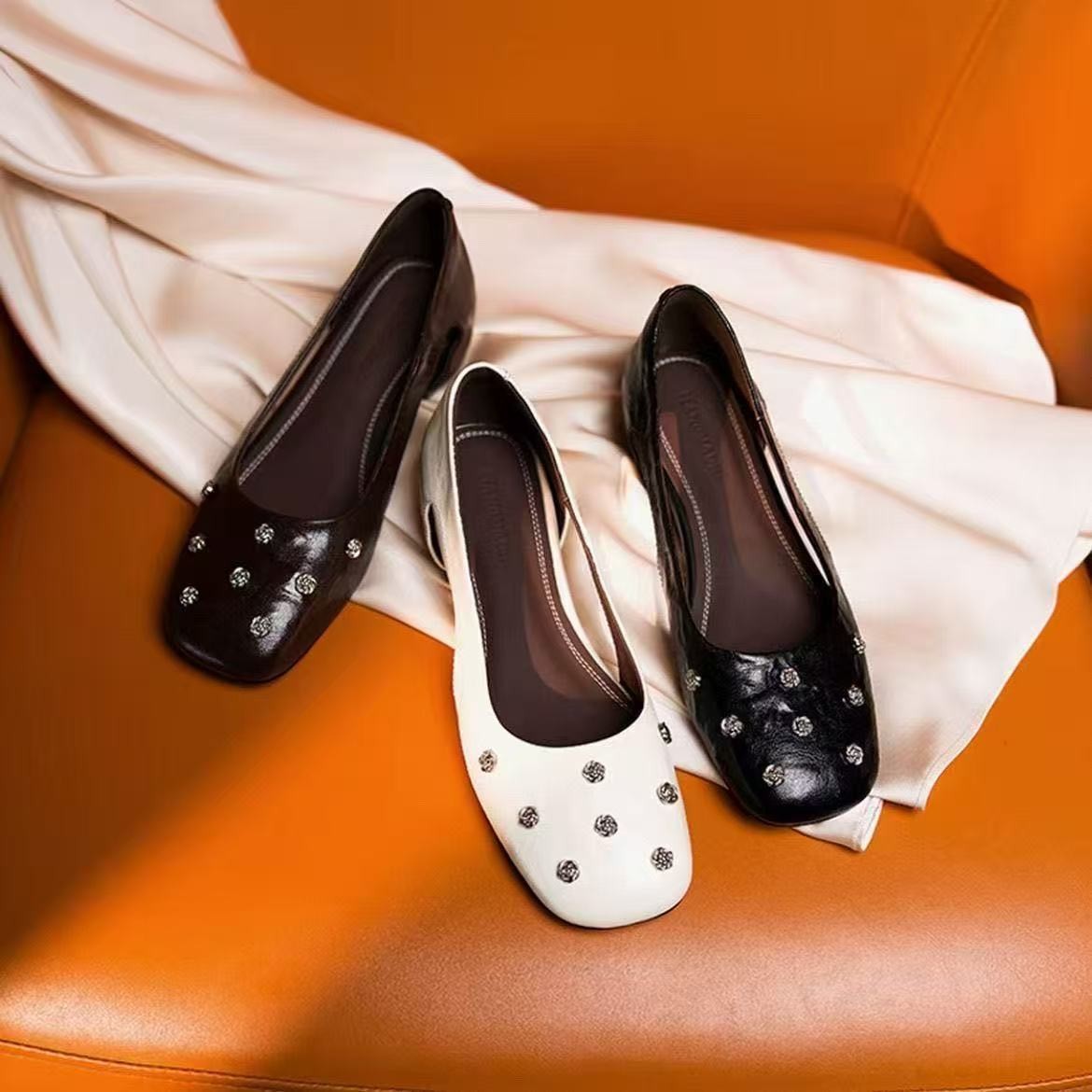 2026 verano nuevos zapatos de ballet simple suela plana de diamantes franceses zapatos de talón plano zapatos superficiales