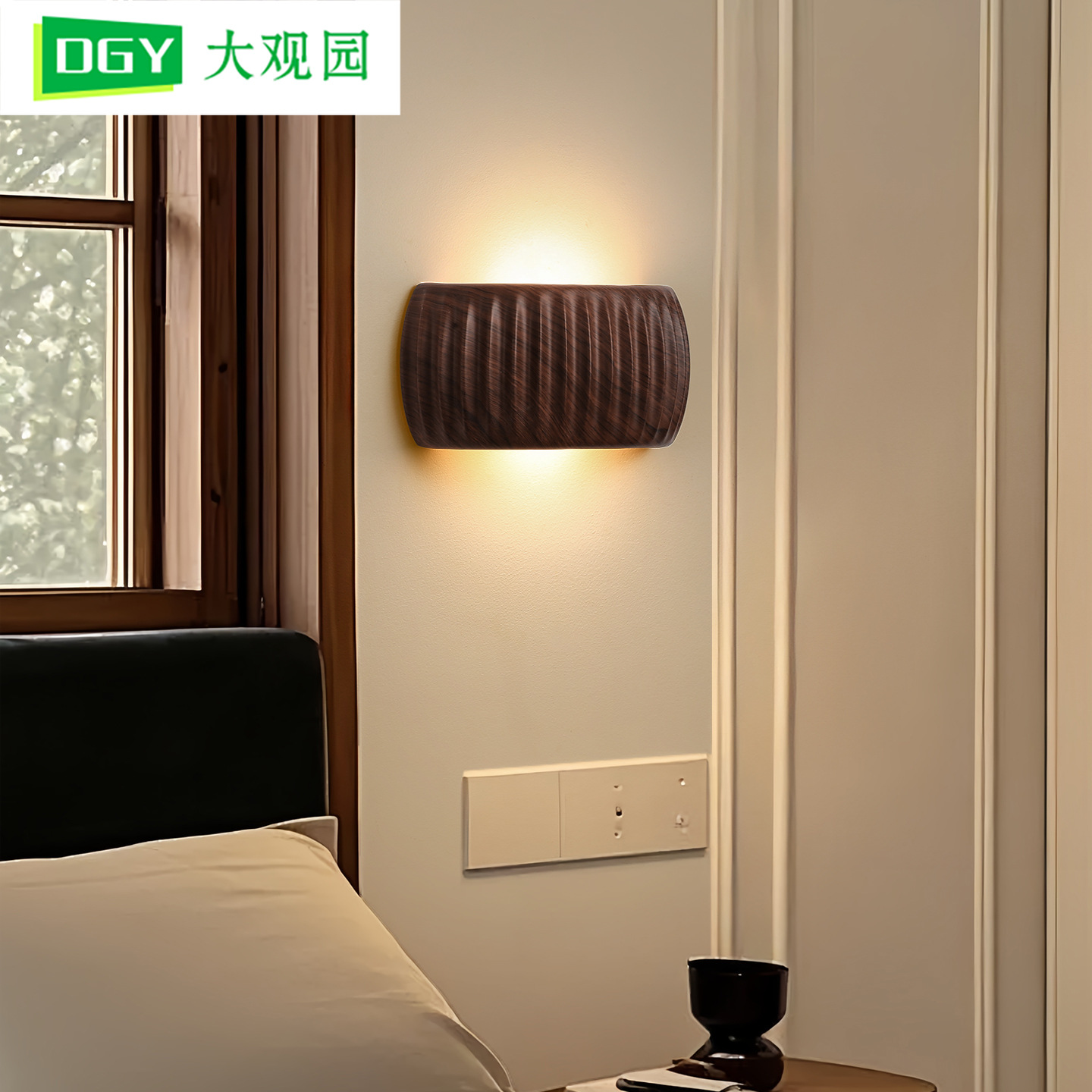 Lámpara de pared de viento francesa crema creativa de viento silencioso dormitorio lámpara de cabecera resina nórdica ins pasillo luz 522L