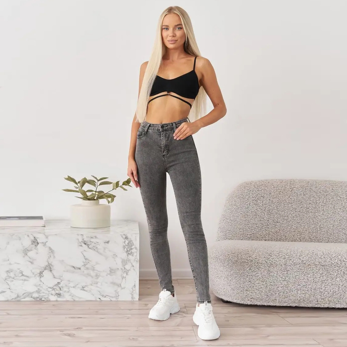 2024 Frühjahr und Sommer neue Mode Damen einfarbige Röhrenjeans_voghion.com