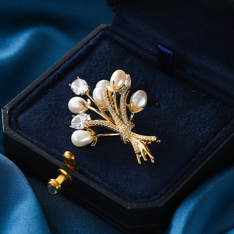 Elegante Flor Cobre Mujeres Broches display picture 8