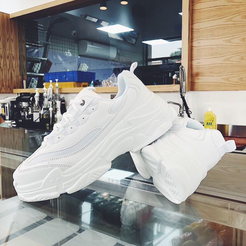 Witte hardloopschoenen voor jongens met interne hakverhoging_voghion.com