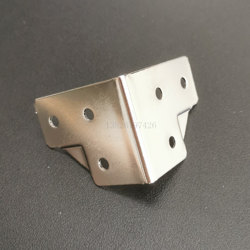 2021新品舞台航空箱设备五金配件镀铬6孔32无筋压三角直角码 护角