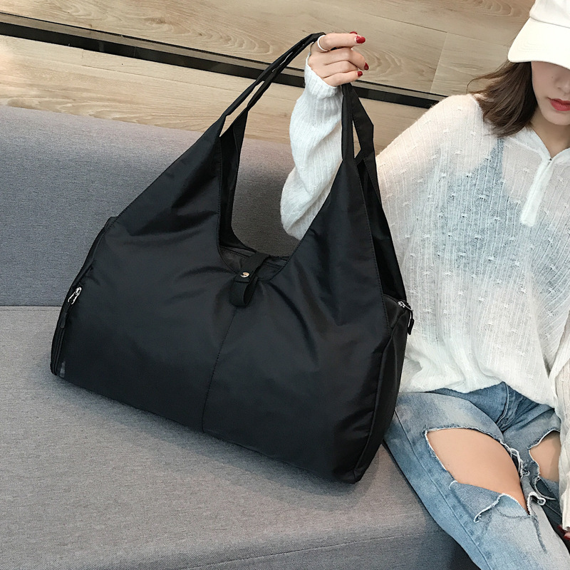 Fashionable capacious foldable sports bag for training