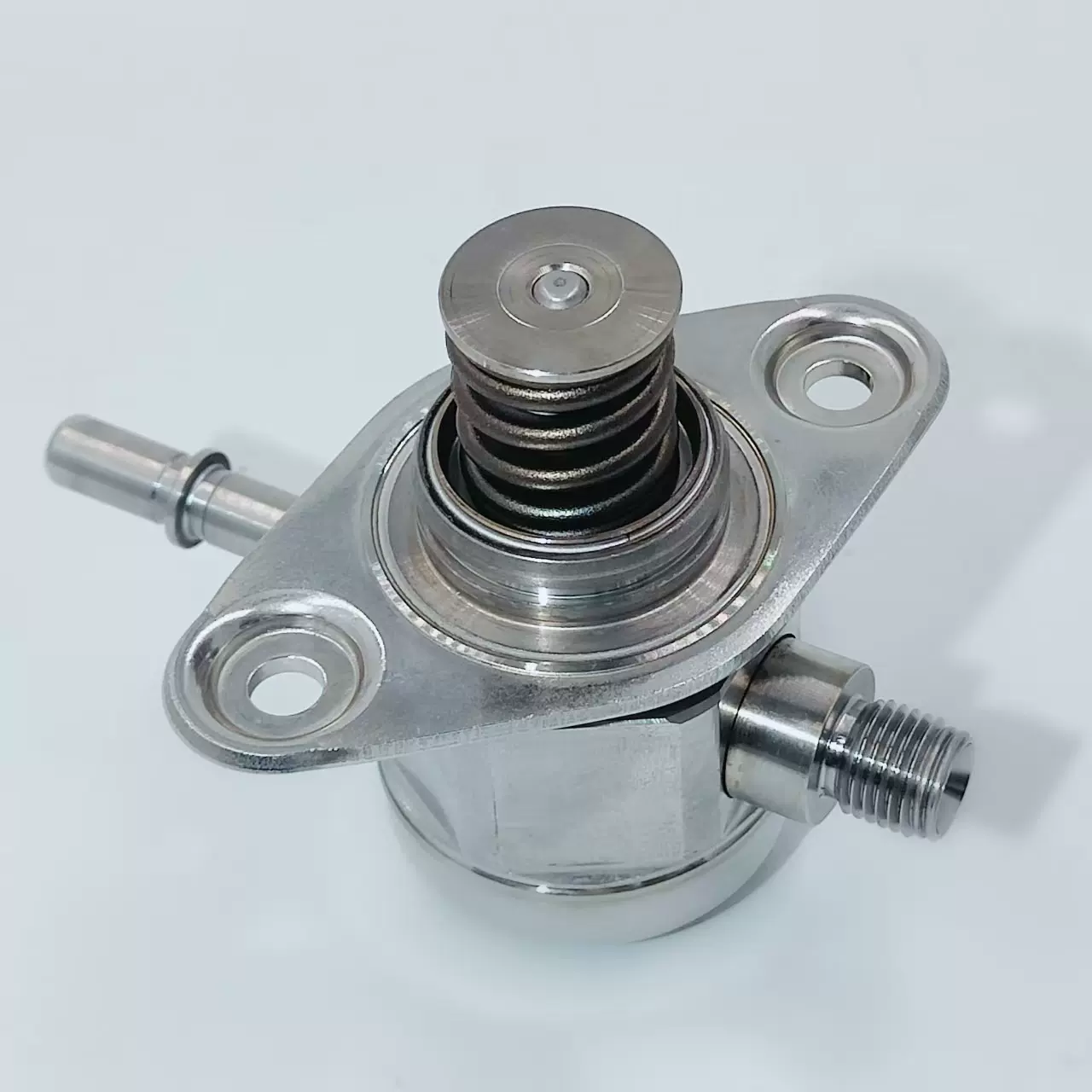 0261520518 12672144高压燃油泵适用于别克凯迪拉克CT6 XT5雪佛兰