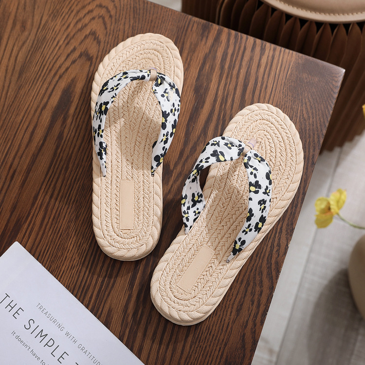 Women's Vacation Ditsy Floral Open Toe Flip Flops display picture 14