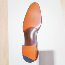 ��Ƥ�M��Ь�����Q��Ƥ��׼����z�µ׸�ľ���߶�