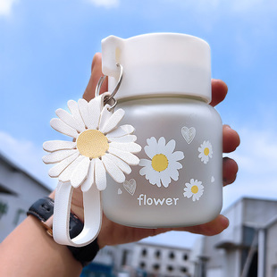 Creative daisy glass cup summer small capacity mini cup children's summer Japanese cute net red water cup wholesale