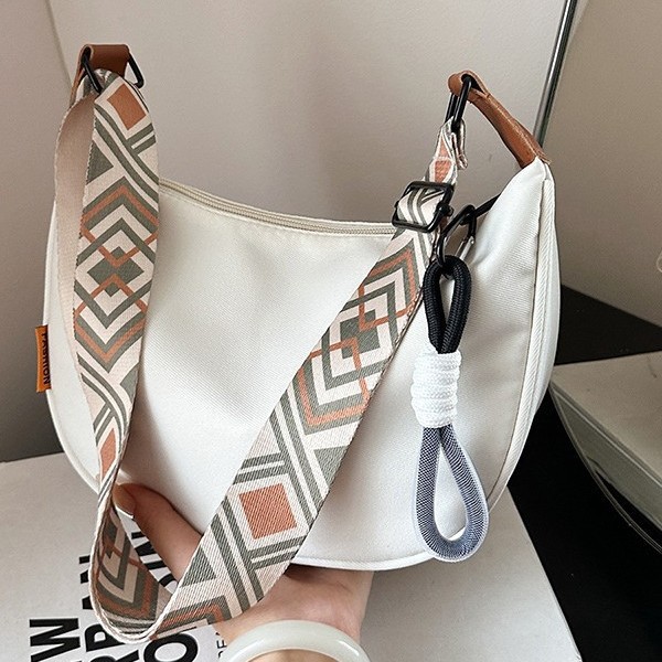 Casual Versatile Wide Shoulder Strap Niche Dumpling Bag 2025 Cross-Border New Fashion Crossbody Bag Simple Single Shoulder Underarm Bag