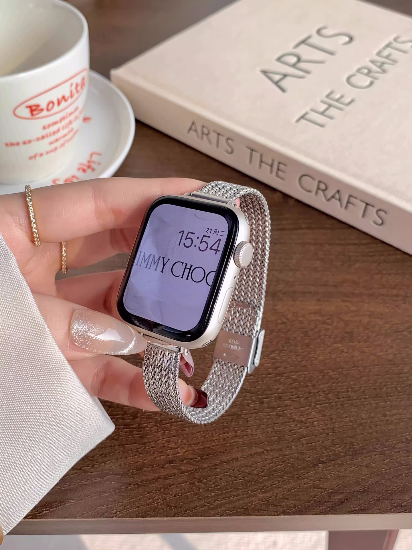 Aplicable para Apple Watch acero inoxidable metal de trigo herringbone hebilla de succión cintura pequeña correa de mujer