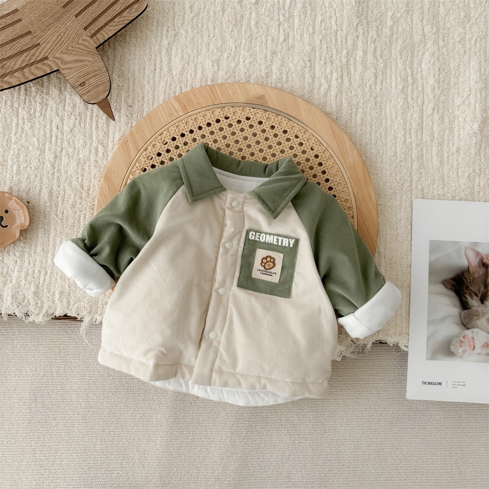 Bebé coreano al aire libre estilo coreano costura chaqueta de contraste ropa de invierno ropa de salida ropa de algodón cálido acolchado para bebés hombres