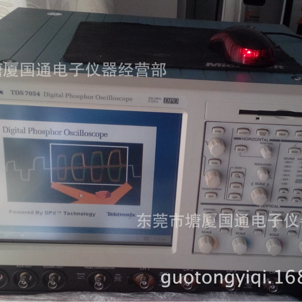 泰克TDS7104A示波器   1GHZ  4通道 20 GS/s 采样率