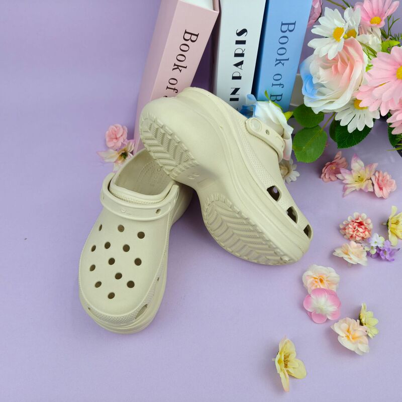 2025 New Cross Thick-Soled Little Whale Clogs for Women, Non-Slip Soft Sole Closed-Toe Outdoor Sandals Wholesale