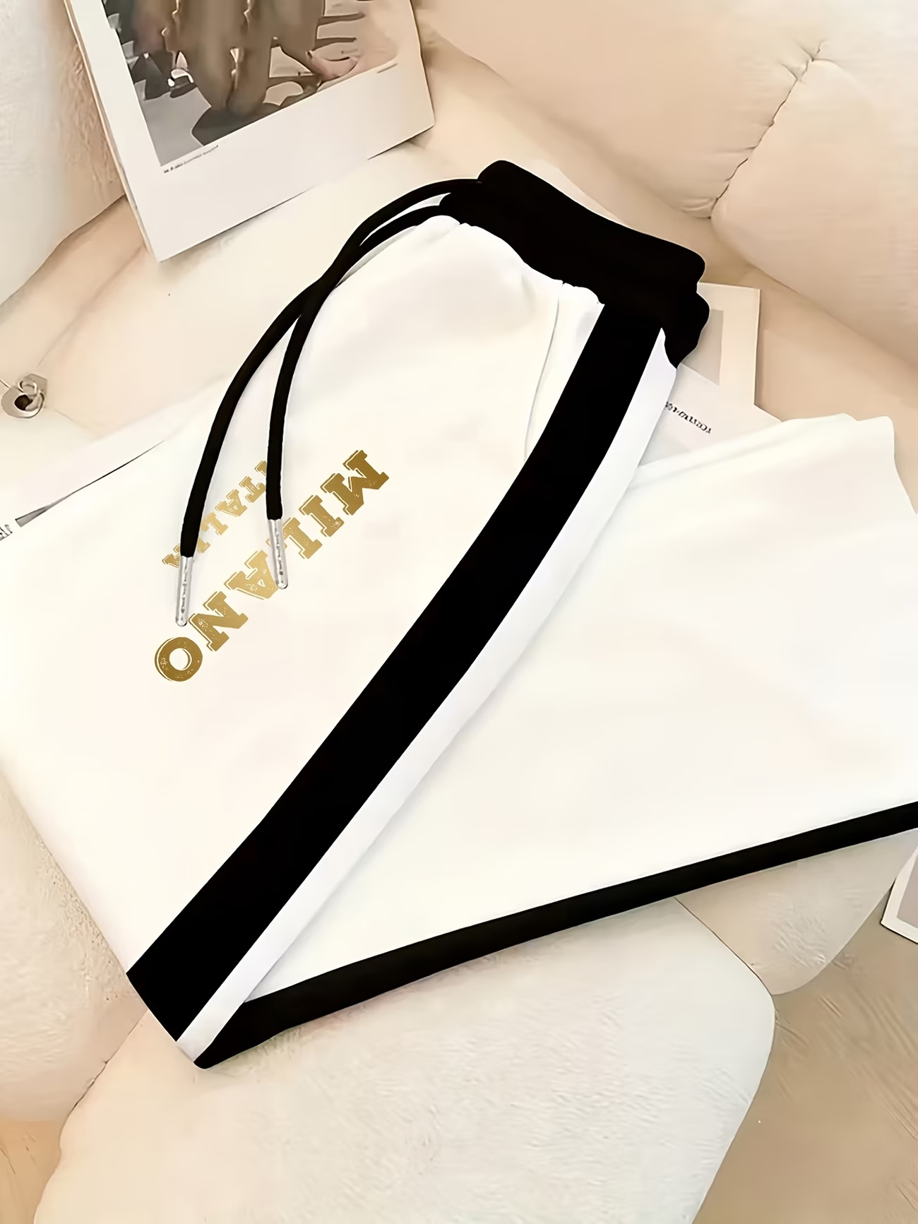 Women's Italian Style Commuter Short Sleeved Shirt And Shorts Set Loose Fit Gold Letter Print Two Piece Outfit_ecoleips.com