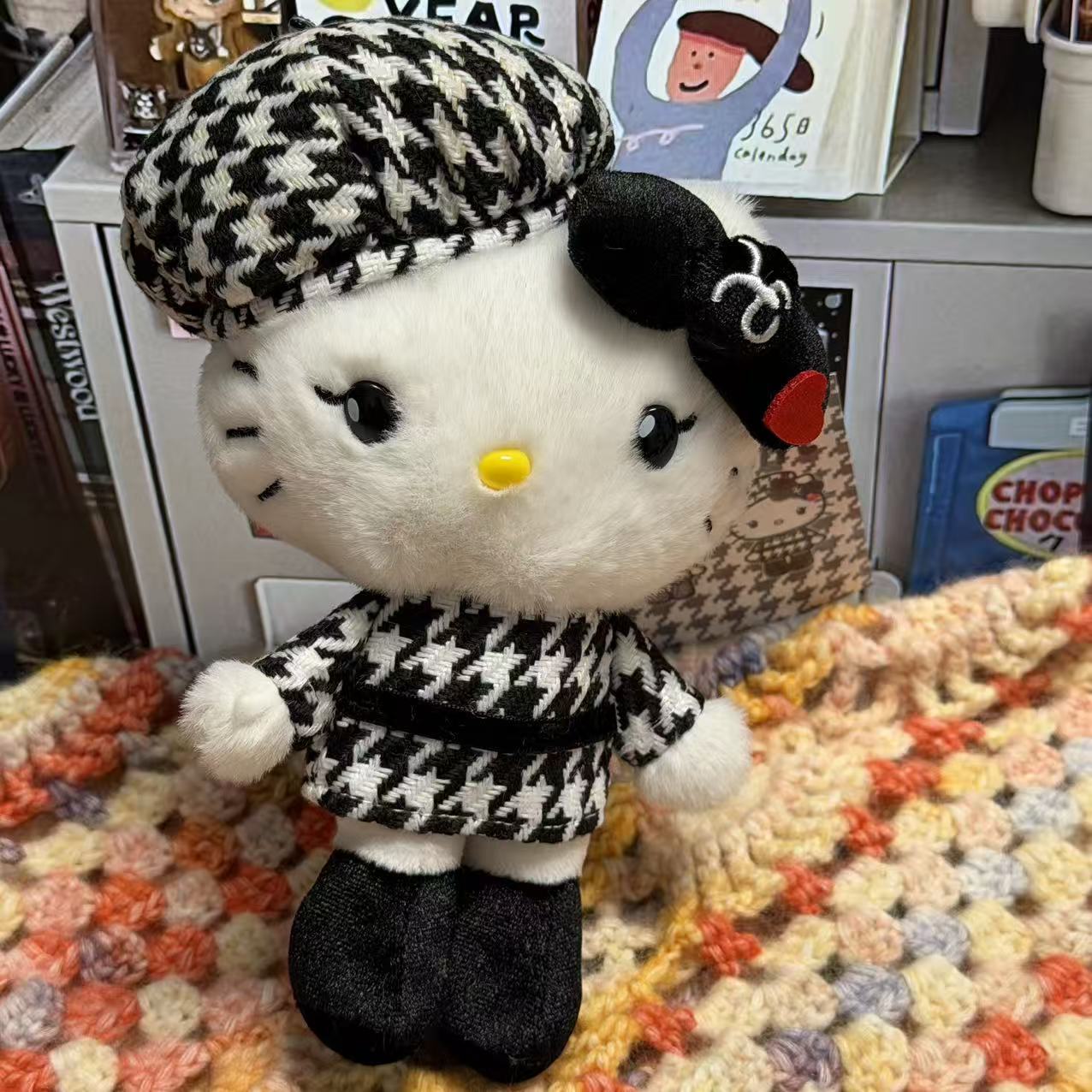 黒麦わら帽子キティ帽子ベビーペンダントラブバックル人形人形かわいいヘップバーンスタイルペンダントキーホルダー