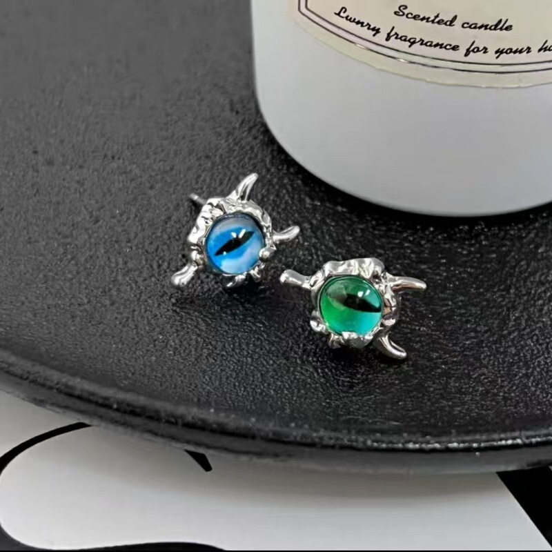 Silver-Plated Needle New Blue-Green Devil Cat Pupil Earrings for Women Niche Stylish Fashion Earrings Design High-End Earrings