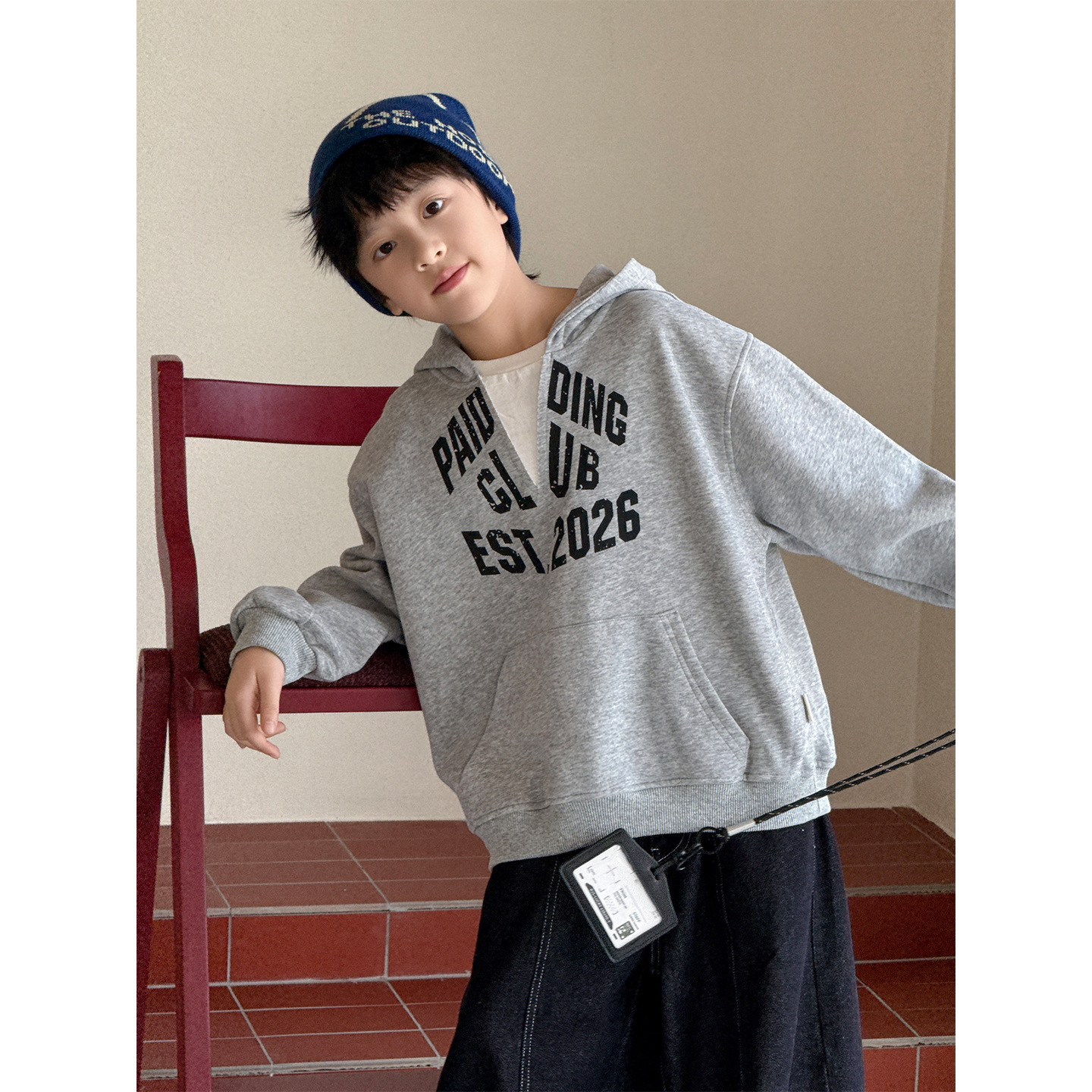 男童复古字母连帽卫衣儿童半开小V领假两件套头衫中大童休闲上衣