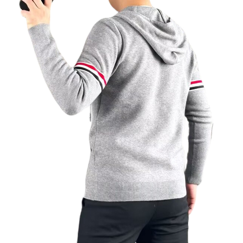 Explosiones transfronterizas de tamaño europeo barra rayada aguja con capuz camisa de punto suéter cardigan chaqueta fábrica al por mayor