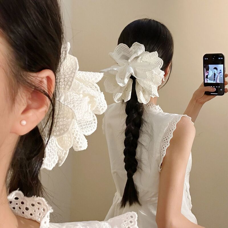 French-Style White Floral Lace Pearl Ponytail Clip for Women, Gentle and Versatile Hair Accessory for the Back of the Head