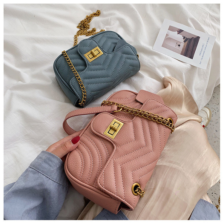 Textured small bags for women 2023 new bags Korean style fashion casual one-shoulder crossbody lock chain small square bag_voghion.com