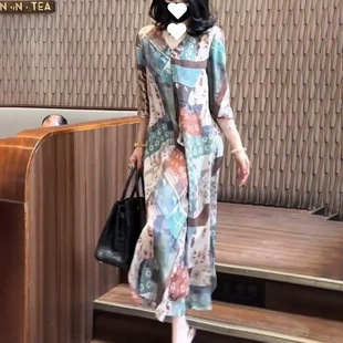 High-End French Style Printed V Neck Dress for Women 2025 Summer New Loose Slimming Look Retro Fashion Skirt