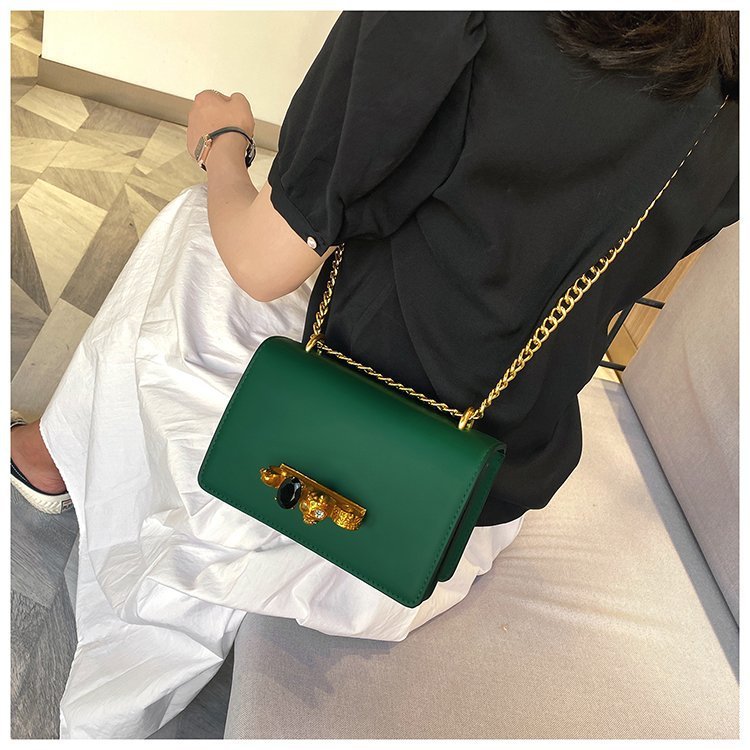 Women's Medium Pu Leather Solid Color Elegant Vintage Style Lock Clasp Square Bag display picture 24