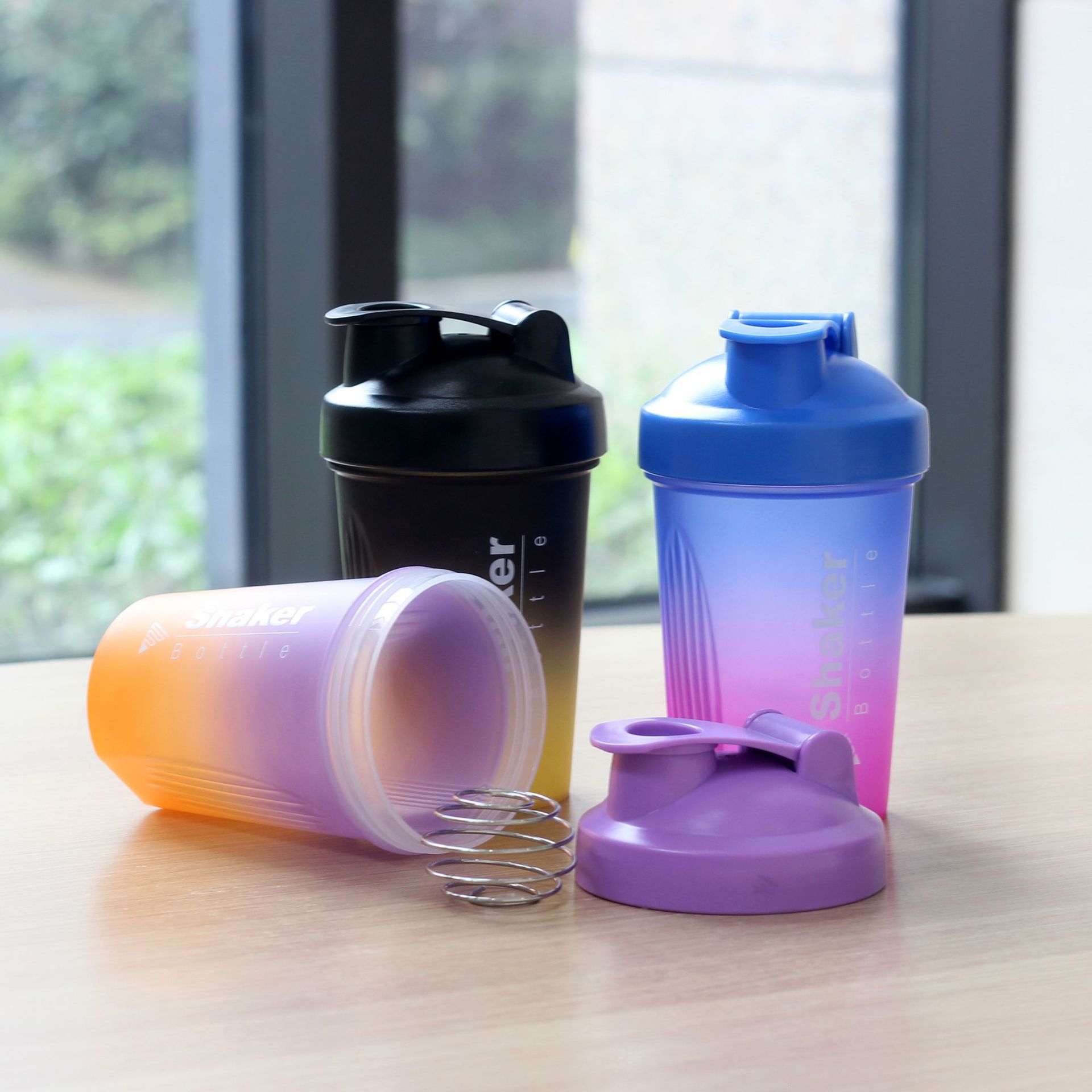 Pintura en aerosol PP400ml taza de batido de leche ejercicio ejercicio taza mezcladora proteína en polvo taza agitadora a prueba de fugas de plástico taza de agua al por mayor