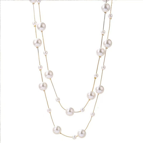Fashionable long elegant necklace from pearl