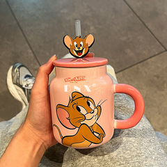 猫とネズミの漫画のマグカップの家庭用大容量の陶磁器のコップの高い顔の値のかわいい女性のストローのコップ