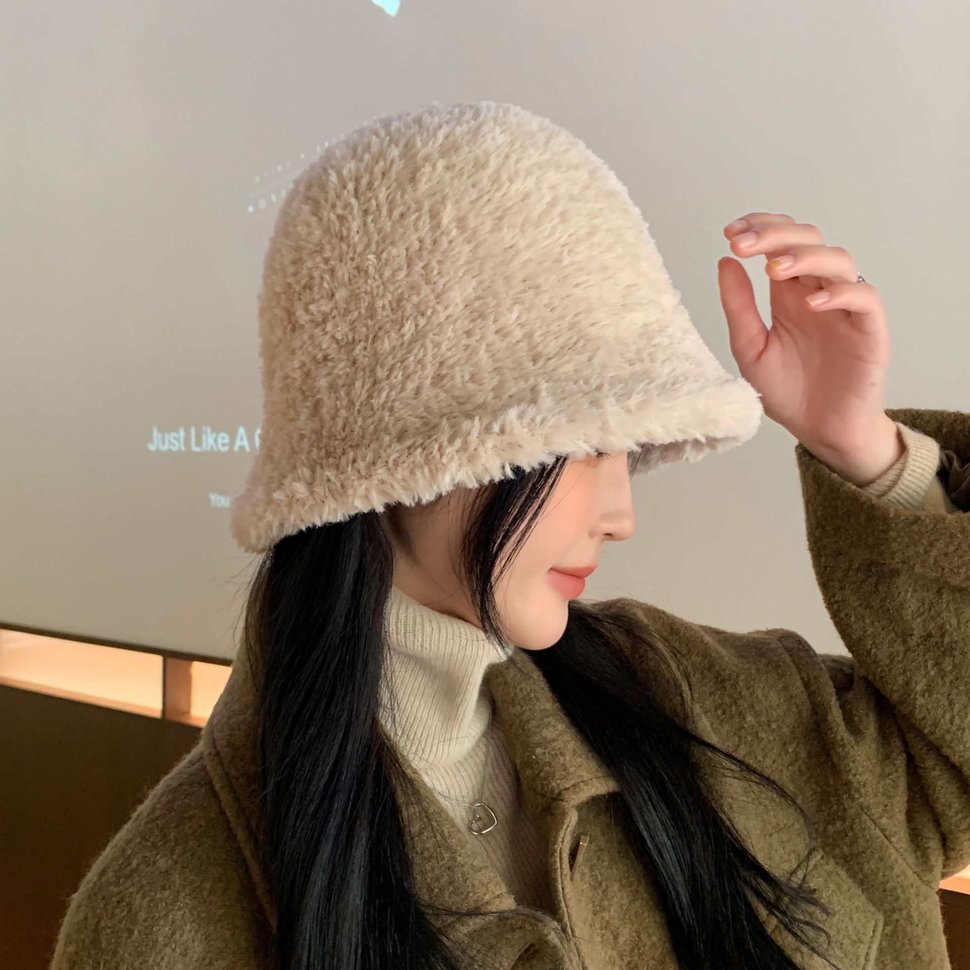 New Korean version of autumn and winter furry niche bucket hat for outdoor travel, keeping warm, solid color, sweet_voghion.com