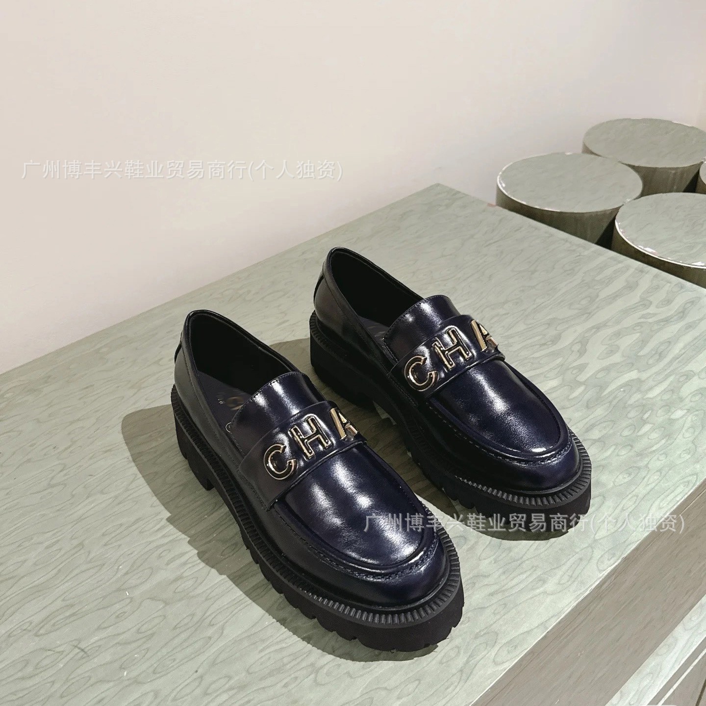 厚底レザーの英国風PメリージェーンMIUゴールドコインシューズ、レディースラウンドトゥレザーシューズ、レディースシングルシューズ