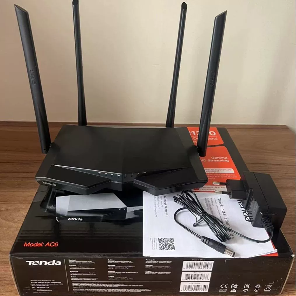 Маршрутизатор (Tengda) AC6, двойной диапазон AC1200, 4 внешние антенны, пластиковый корпус с 4 портами