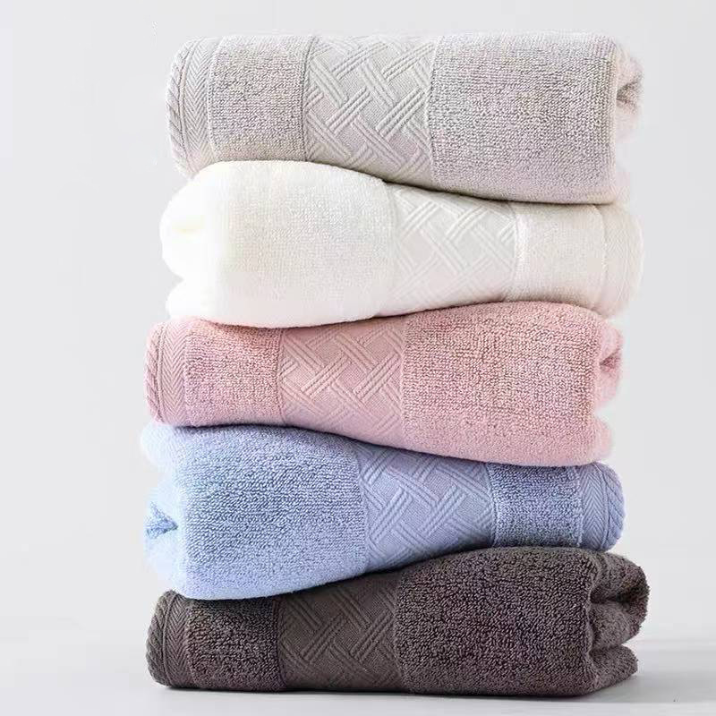 Combed Long-Staple Cotton Towel, Pure Cotton Face Washcloth, Lint-Free, Thickeneded Cotton Bath Towel, Three-Piece Set with Embroidered Logo Combed Long-Staple Cotton Towel, Pure Cotton Face Washcloth, Lint-Free, Thickeneded Cotton Bath Towel, Three-Piece Set with Embroidered Logo