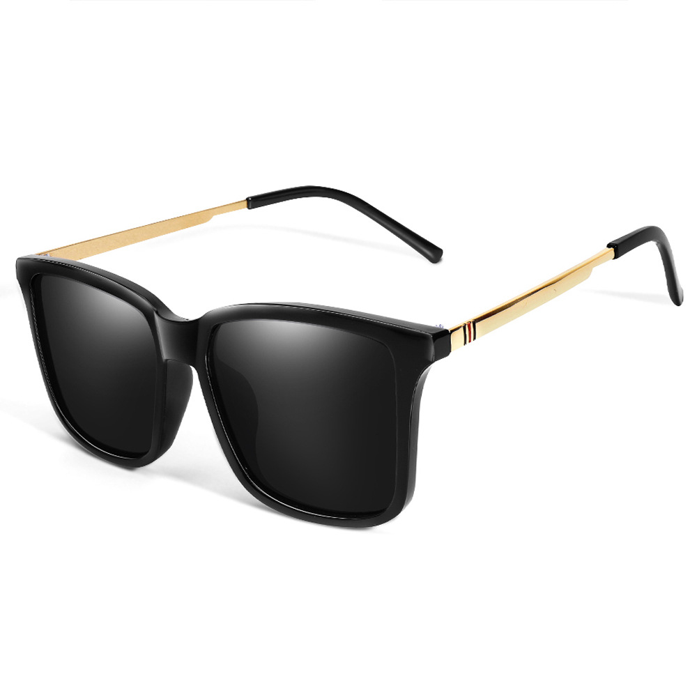 Classic women's fashionable travel sunglasses