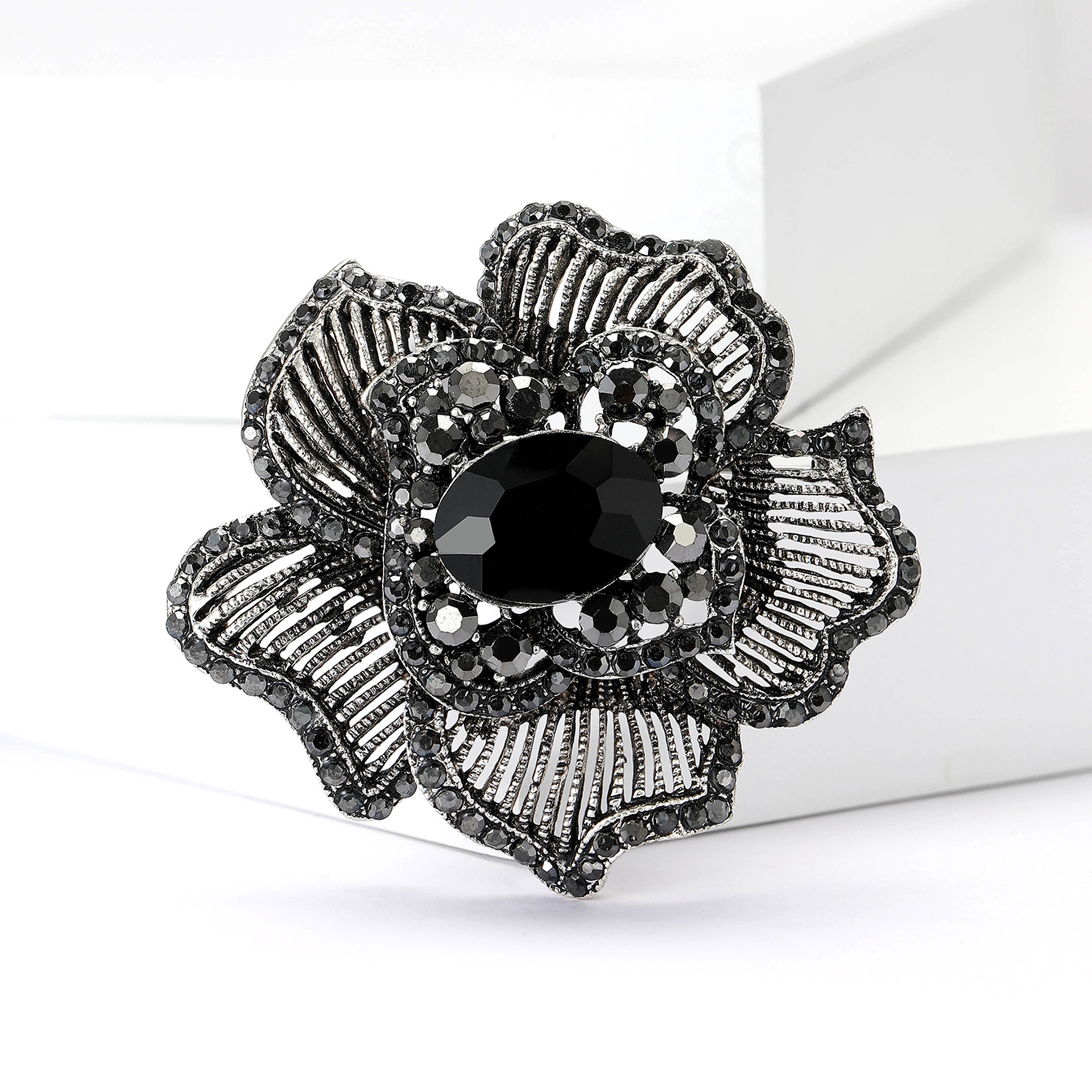 37g Weight Rhinestones Inlay Material Brooches Classification Business, Cocktail Party Occasion Alloy Material Flower Pattern All Seasons Season Women's Gender Retro Style Retro Pin Flower Alloy Rhinestones Women's Brooches 6