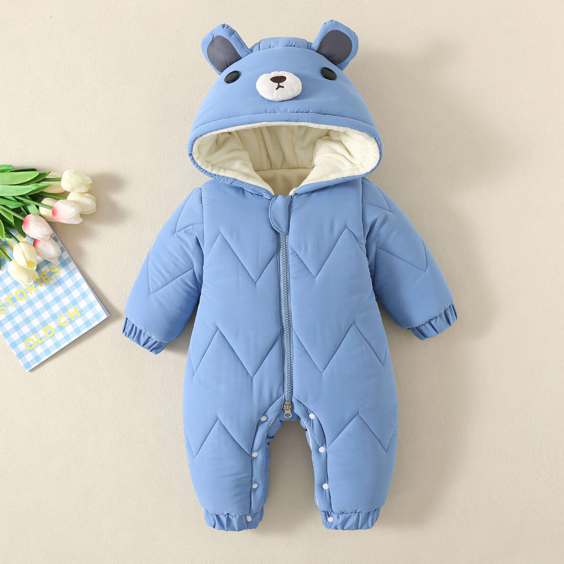Otoño e invierno para hombres y mujeres bebé lindo traje de escalada con capucha grueso invierno más terciopelo bebé versión coreana del mameluco cálido