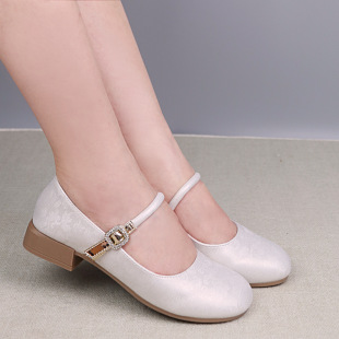 Middle-Aged and Elderly Women's Casual Shoes with Soft Soles, Embroidered Soft Leather Texture Insoles, Comfortable, Fashionable, Lightweight, and Breathable