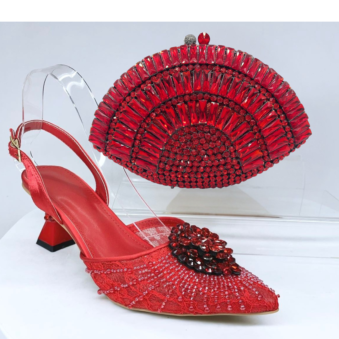 Zapatos estilo italiano para la cena sandalias de tacones finas de verano mujer diamante de punta zapatos de novia