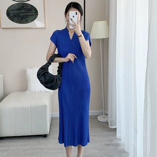 褶皱v领短袖气质连衣裙2025夏季女设计感小众十三行高端女装a字裙