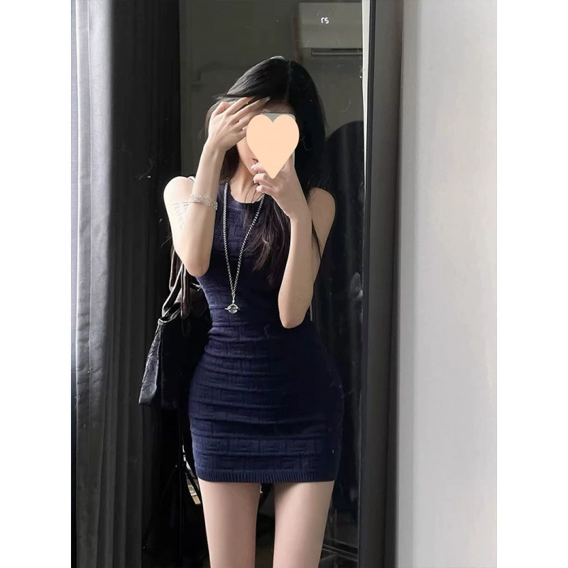 Готовое тонкое французское трикотажное платье-жилет для горячих девушек, универсальный облегающий свитер, короткая юбка без рукавов, летняя юбка