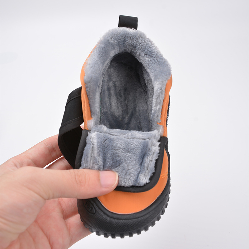 Zapatos de algodón para niños con forro polar de invierno Comercio exterior casual Fondo suave cálido botas de algodón para bebés de hombres y mujeres Velcro botas cortas para niños transfronterizas