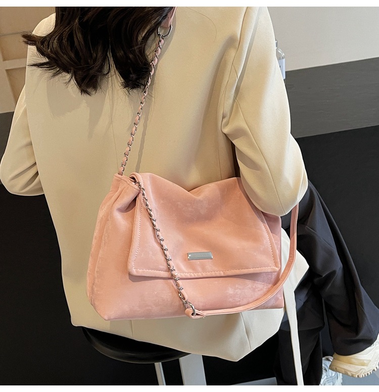 Large capacity for 2024 autumn/winter new fashionable niche women's texture chain single shoulder crossbody tote bag_voghion.com