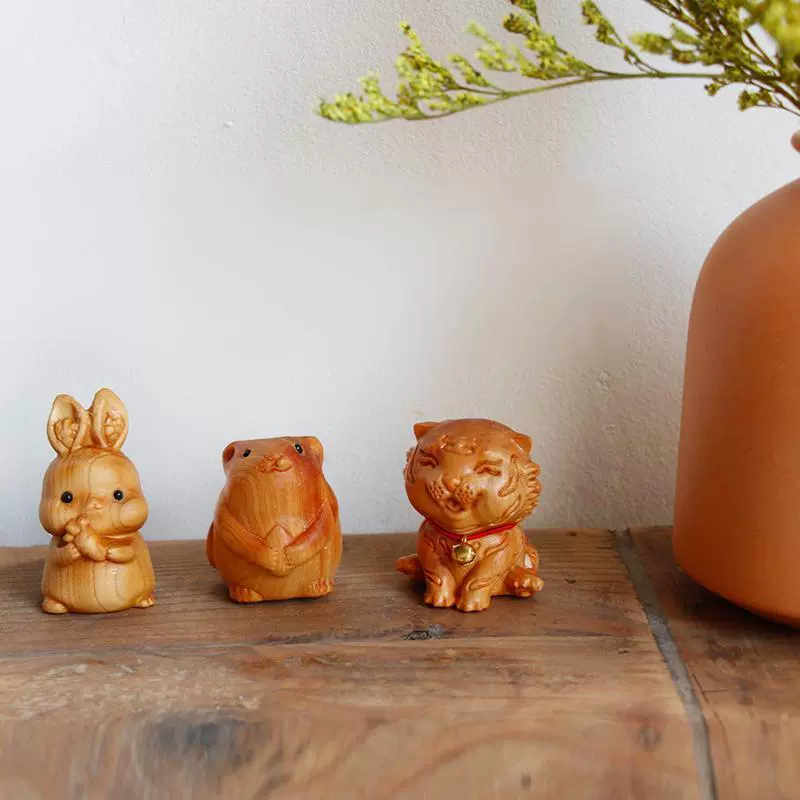 Деревянная резьба по дереву кипарисов Двенадцать зодиакальных столов Небольшие украшения крысы, тигры, кролики, драконы, змеи, лошади, овцы, обезьяны, куриные собаки, свиньи, офисные украшения