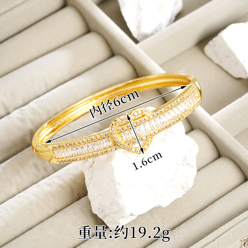 Nuevo brazalete de oro de arena galvanizado de 18 quilates de estilo europeo y americano, anillo de amor de piedra, joyas transfronterizas de nicho femenino