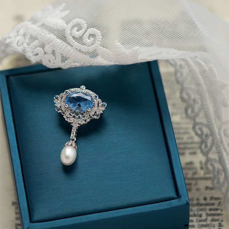Blue Spinel Retro Brooch Women's Silver Imitation Pearl Autumn and Winter Design Niche High-End Exquisite Corsage